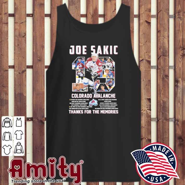 Nice 19 Joe Sakic Colorado Avalanche Signatures Shirt - Teeshirtbear