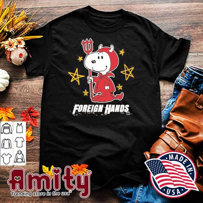 Foreign hands Snoopy halloween t-shirt