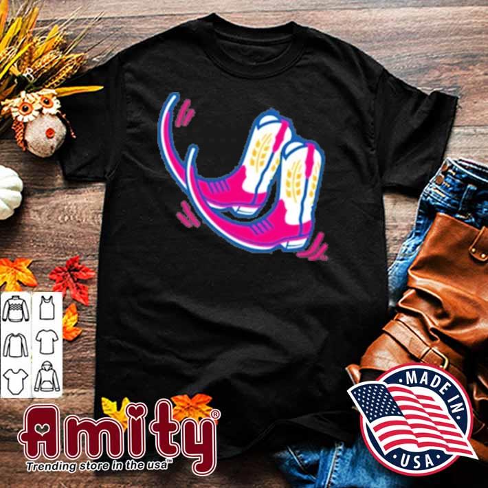 Pointy boots de amarillo admiral blue boots t-shirt